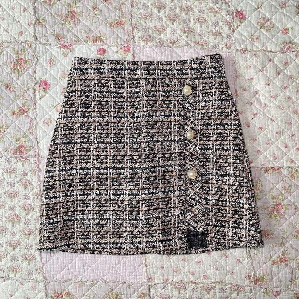 J.ing brown tweed skirt with pearl buttons